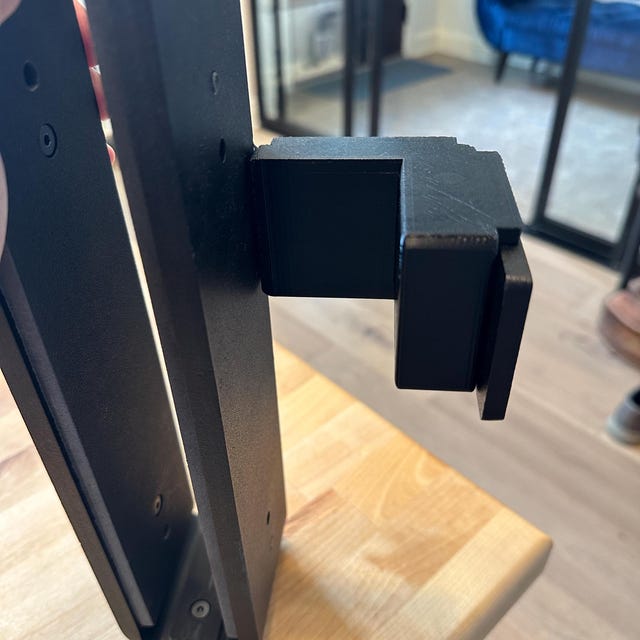 U-Cups Adapter for Non-Standard Rack Systems